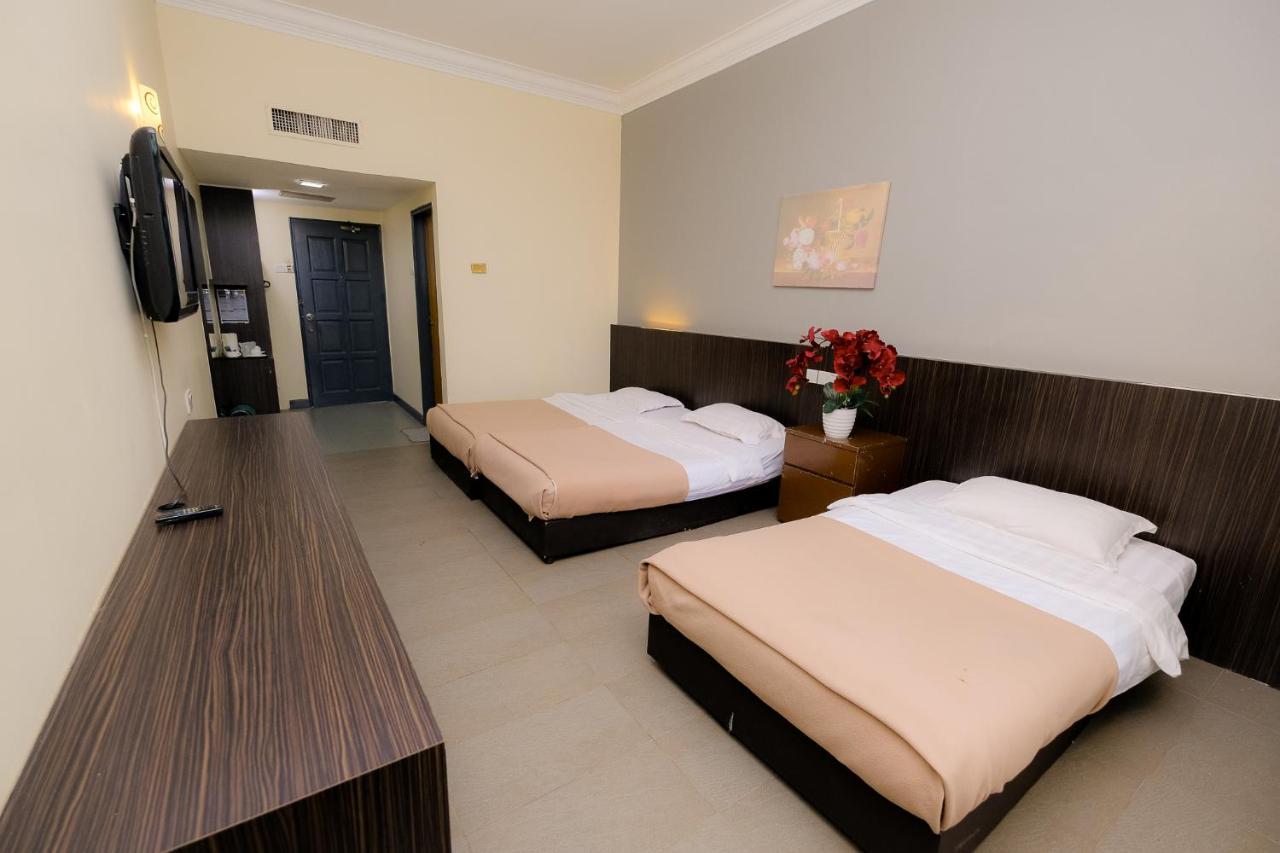 Super Oyo Capital O 90146 Alh Continental Resort Karak Bagian luar foto