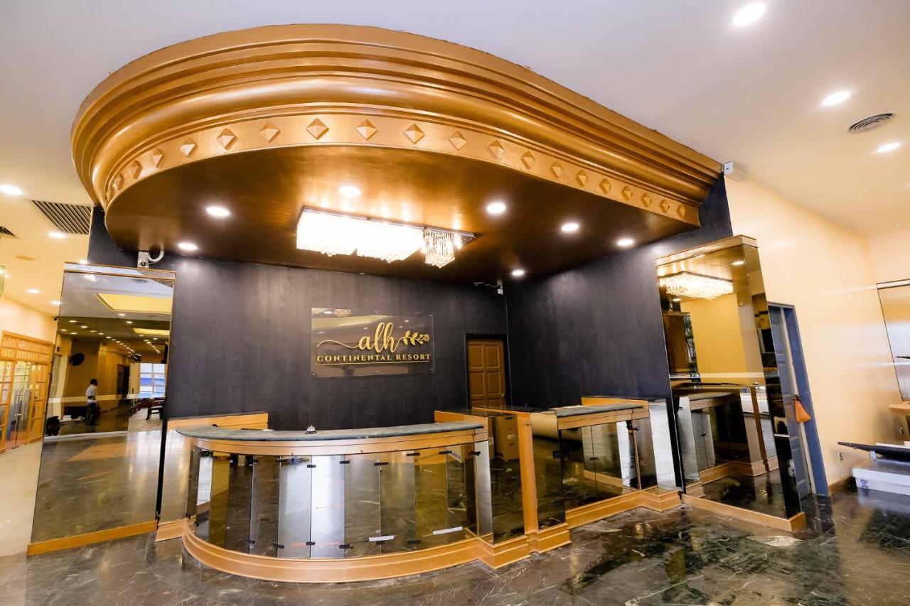 Super Oyo Capital O 90146 Alh Continental Resort Karak Bagian luar foto