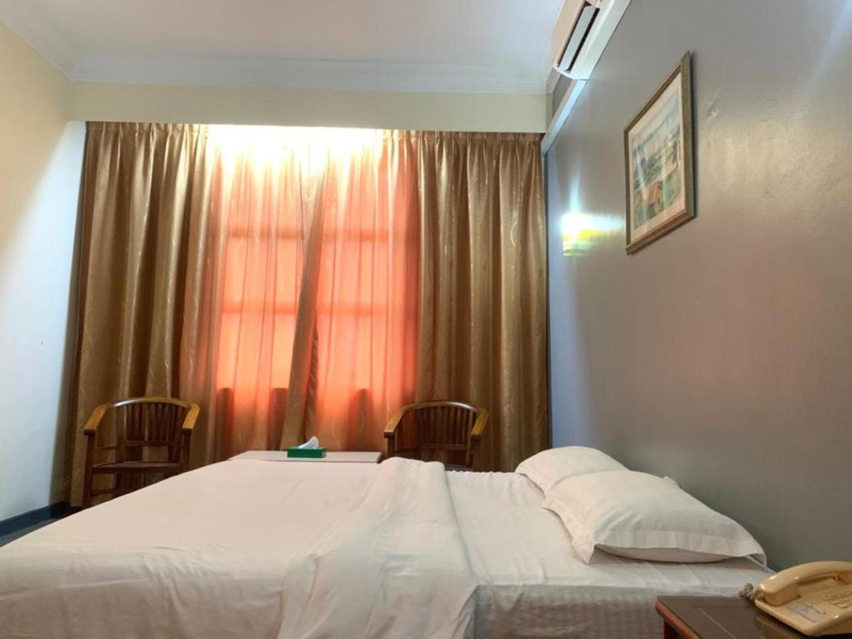 Super Oyo Capital O 90146 Alh Continental Resort Karak Bagian luar foto