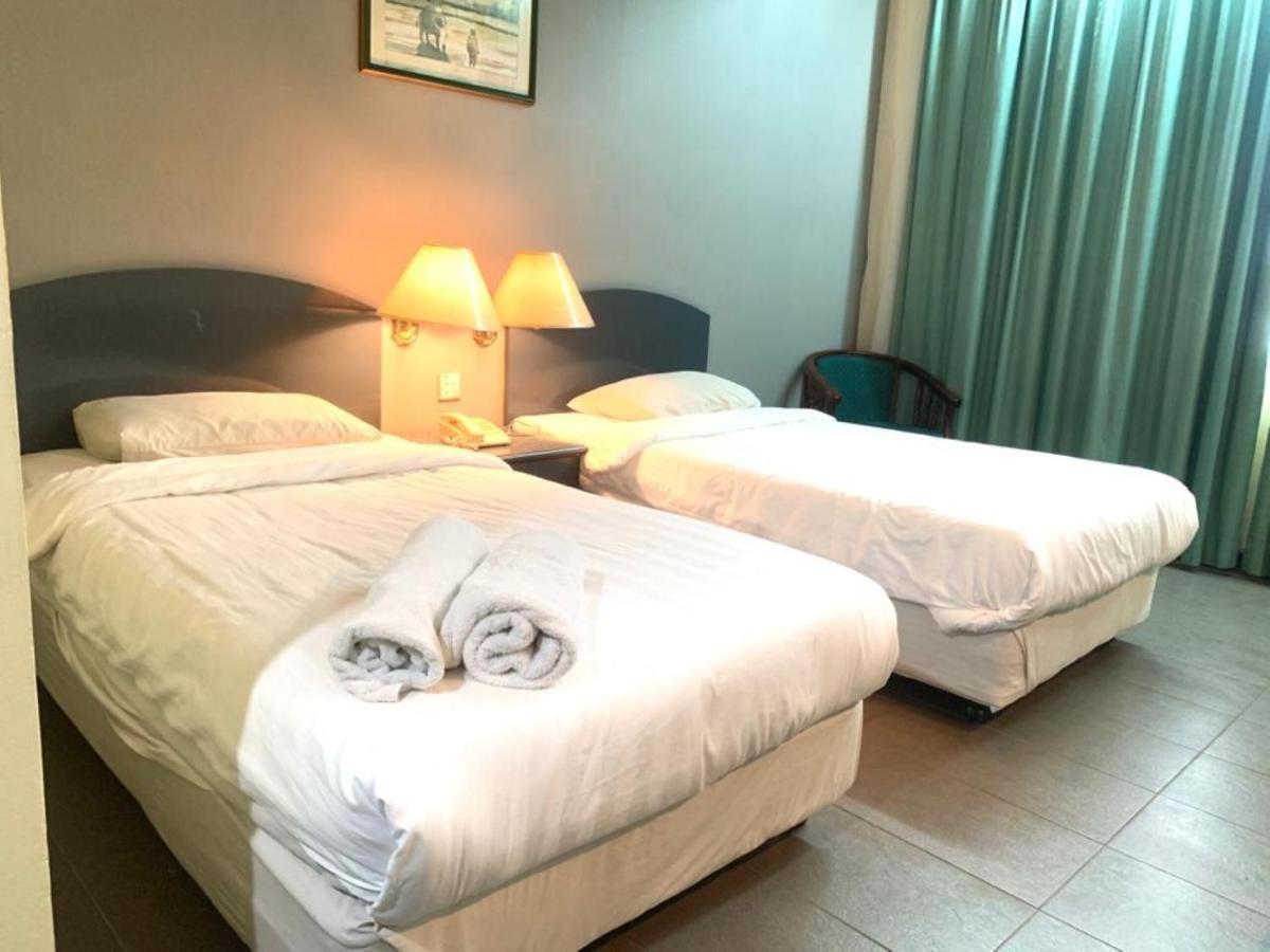 Super Oyo Capital O 90146 Alh Continental Resort Karak Bagian luar foto