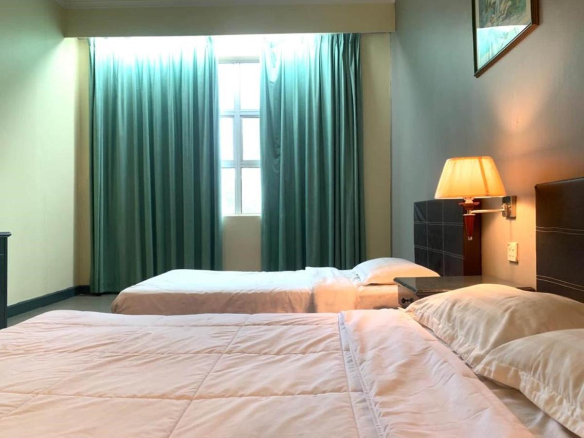 Super Oyo Capital O 90146 Alh Continental Resort Karak Bagian luar foto