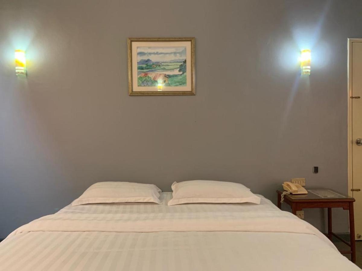 Super Oyo Capital O 90146 Alh Continental Resort Karak Bagian luar foto