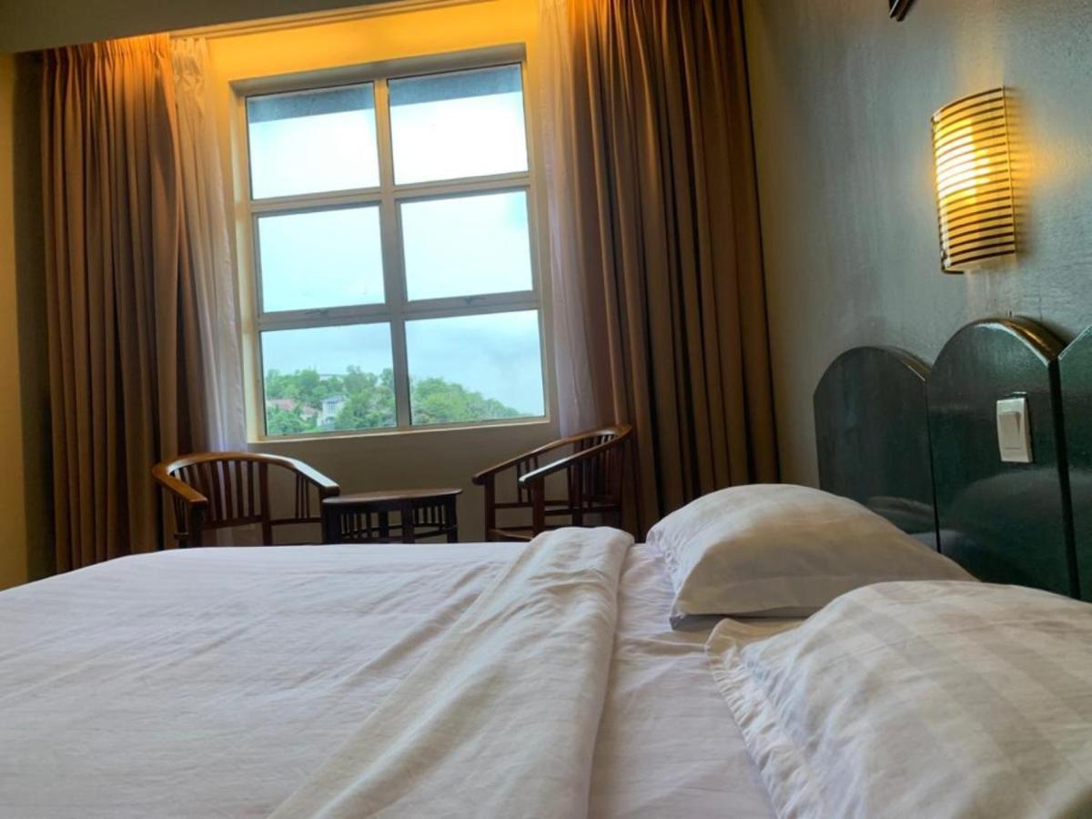 Super Oyo Capital O 90146 Alh Continental Resort Karak Bagian luar foto