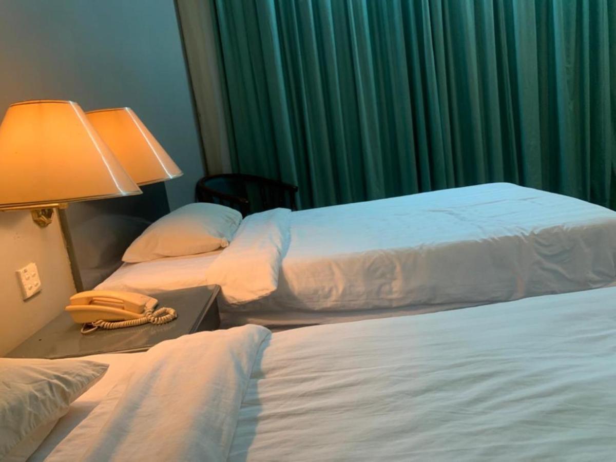 Super Oyo Capital O 90146 Alh Continental Resort Karak Bagian luar foto