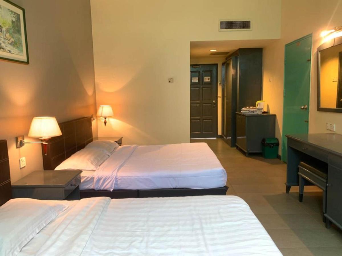 Super Oyo Capital O 90146 Alh Continental Resort Karak Bagian luar foto