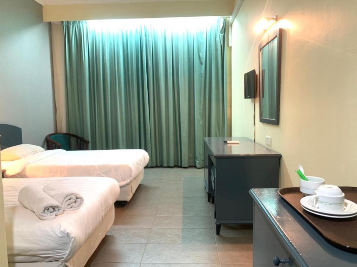 Super Oyo Capital O 90146 Alh Continental Resort Karak Bagian luar foto